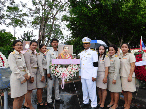 พิธีวางพวงมาลาถวายสักการะพระบรมราชานุสาวรีย์ พระบาทสมเด็จพระจุลจอมเกล้าเจ้าอยู่หัวฯ เนื่องในวันปิยมหาราช วันที่ ๒๓ ตุลาคม ๒๕๕๙ ณ สวนเทิดพระเกียรติเทศบาลเมืองหลังสวน อำเภอหลังสวน จังหวัดชุมพร